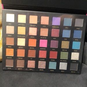 L. A Girl 35 color Eyeshadow Palette